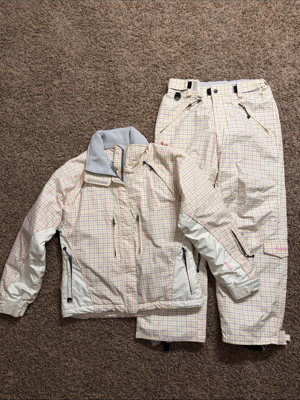 Cream Plaid Women's Ski Jacket and Pants Set